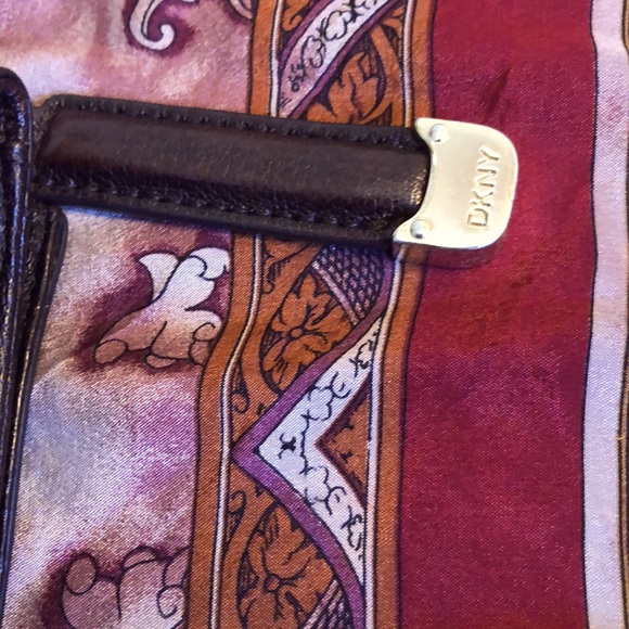 $$$ EUC Vintage DKNY Brown Leather Trifold Wallet $$$ - Picture 5 of 11